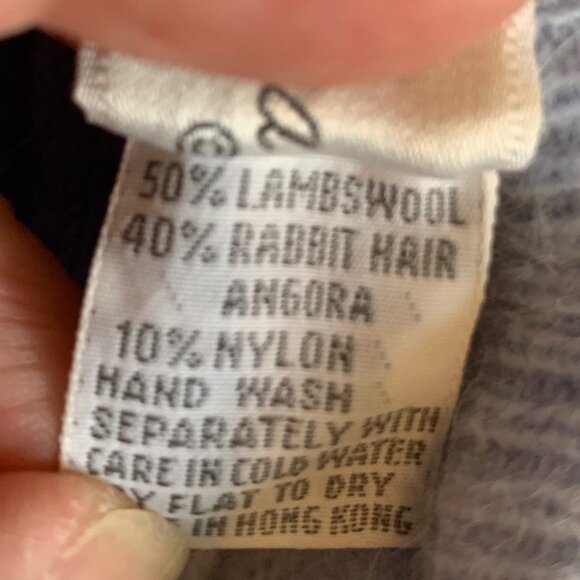 MARISA CHRISTINA BEAUTIFUL LIGHT BLUE LAMBSWOOLSWEATER W/WHITE BEADS SIZE SMALL - Picture 4 of 5